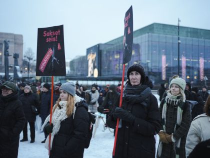 Hundreds of people working in culture field protest the Government of Prime Minister Petteri Orpo