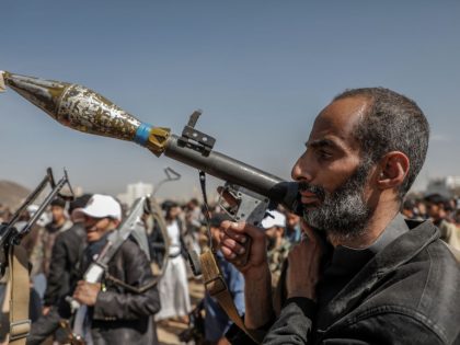 Houthis demonstrate against USA and Israel in Sanaa
