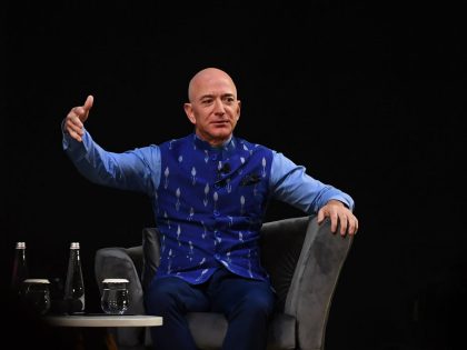 INDIA-E-COMMERCE-AMAZON-BEZOS