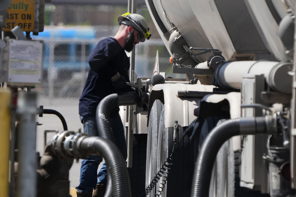 Oil Refinery In Salt Lake Receives Crude Oil Shipments For Processing