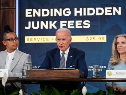 US-POLITICS-ECONOMY-BIDEN-CONSUMERS