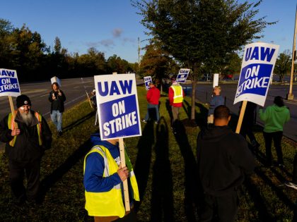 United Auto Workers Expand Strike To Ford Truck Plant In Kentucky