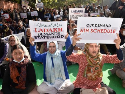 Educationist Sonam Wangchuk And Other Activists Protest At Jantar Mantar Demanding Statehood For Ladakh