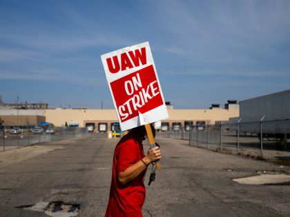 United Auto Workers Go On Strike After Contract Talks Break Down