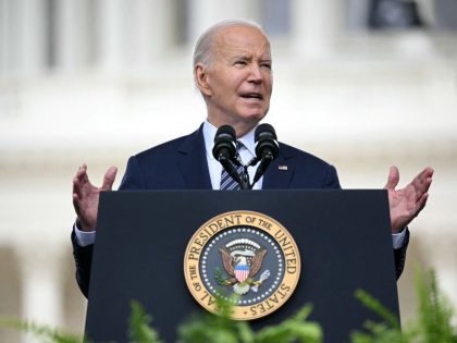 US-POLITICS-POLICE-MEMORIAL-BIDEN