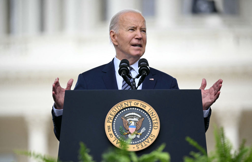 US-POLITICS-POLICE-MEMORIAL-BIDEN