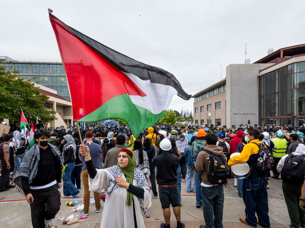 Police break up pro-Palestinian encampment