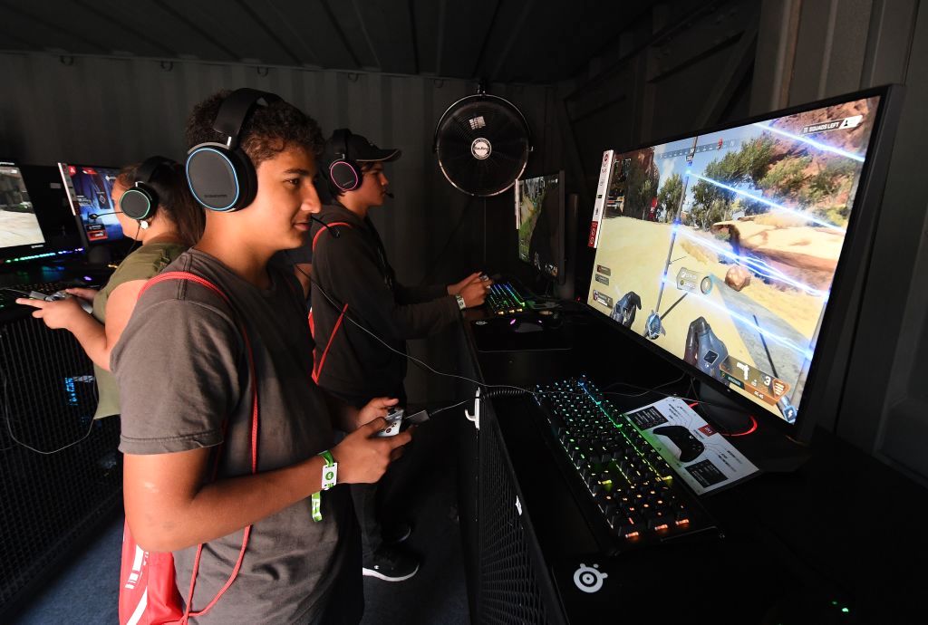 fbl-us-game-video-eaplay