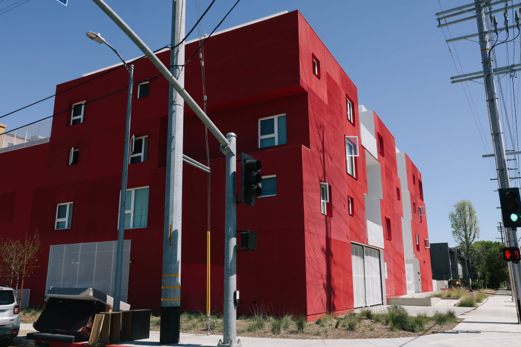 Sun King Apartments for homeless families with LAUSD students