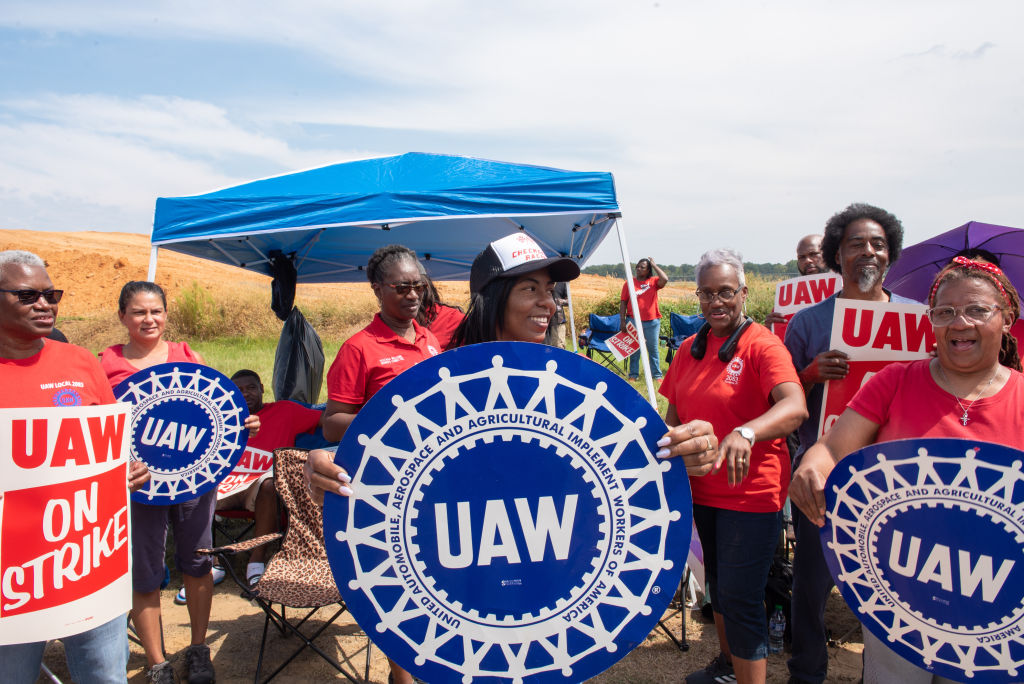UAW Strikes a Mercedes Parts Plant as Union Eyes More Targets
