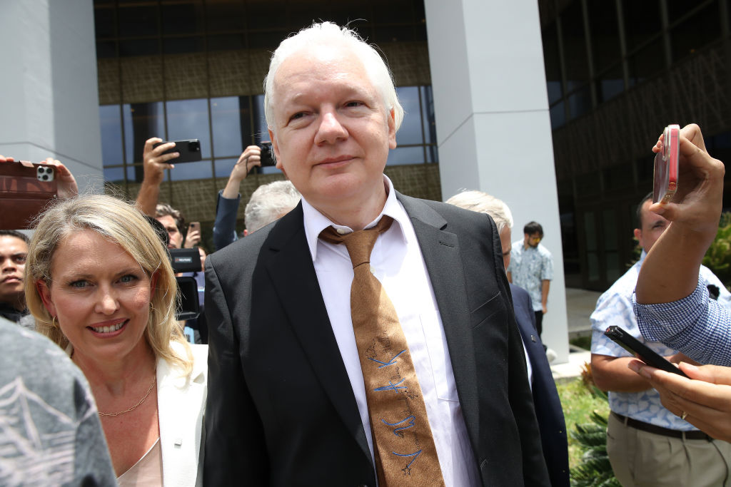 WikiLeaks Founder Julian Assange Leaves Court In Saipan As A Free Man