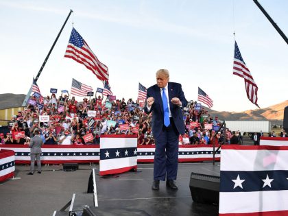 TOPSHOT-US-VOTE-TRUMP