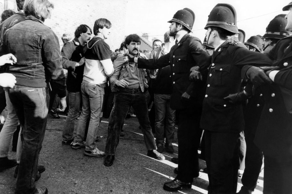 The National Miners Strike 1984  Police and pickets clash at Easington Colliery 28 August 1984