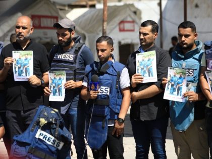 Journalists protest against Israeli attacks in Gaza