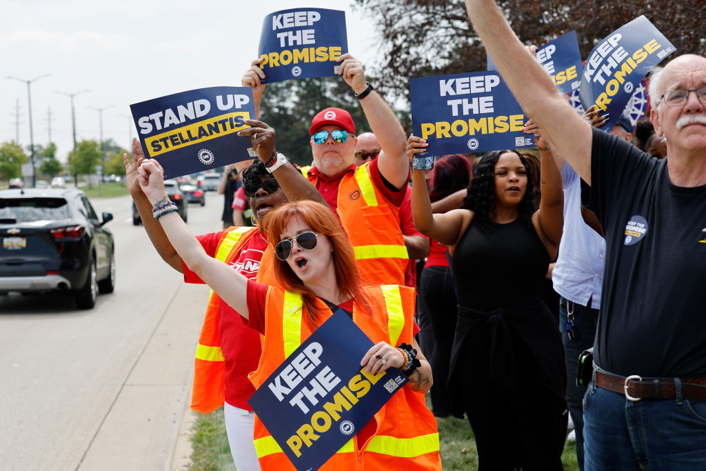 UAW Members Rally Outside Stellantis Sterling Heights Assembly Plant