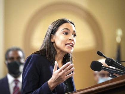 House Democrats Discuss Strengthening Social Security