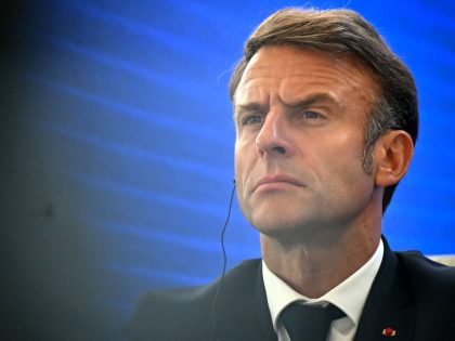 TOPSHOT-SERBIA-FRANCE-POLITICS-DIPLOMACY