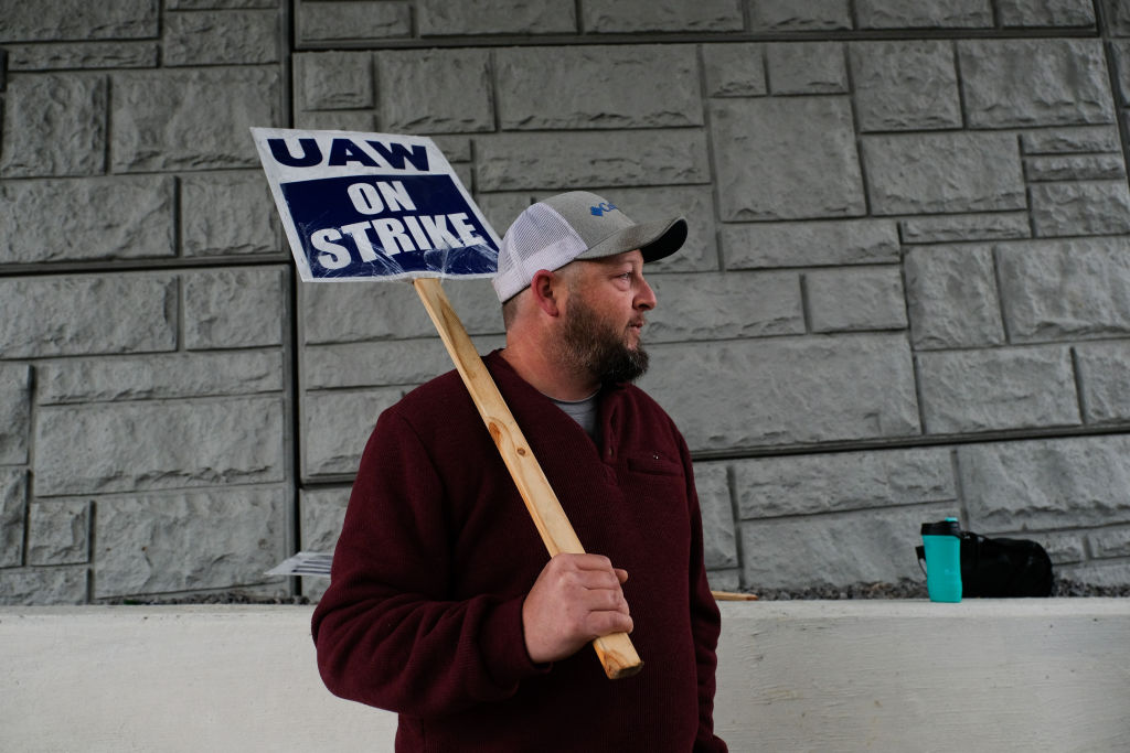 GM Reaches Tentative Agreement With UAW Ending Six-Week Strike