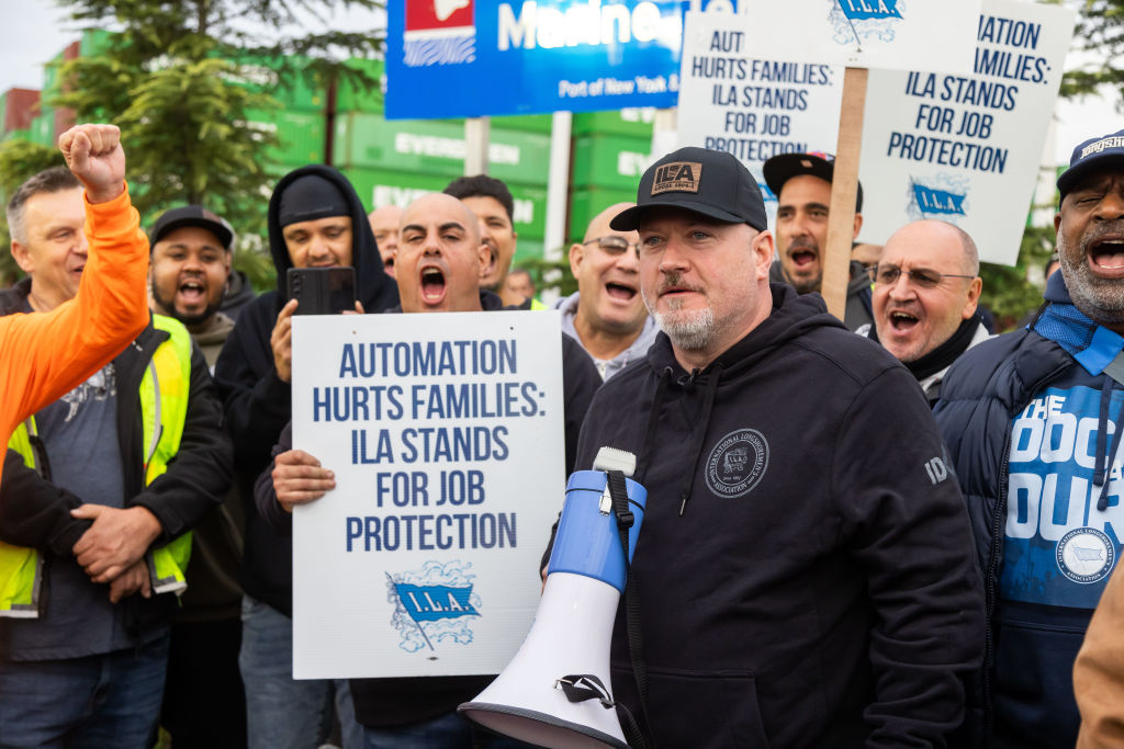 US Dockworker Strike Shutters Eastern And Gulf Coast Ports