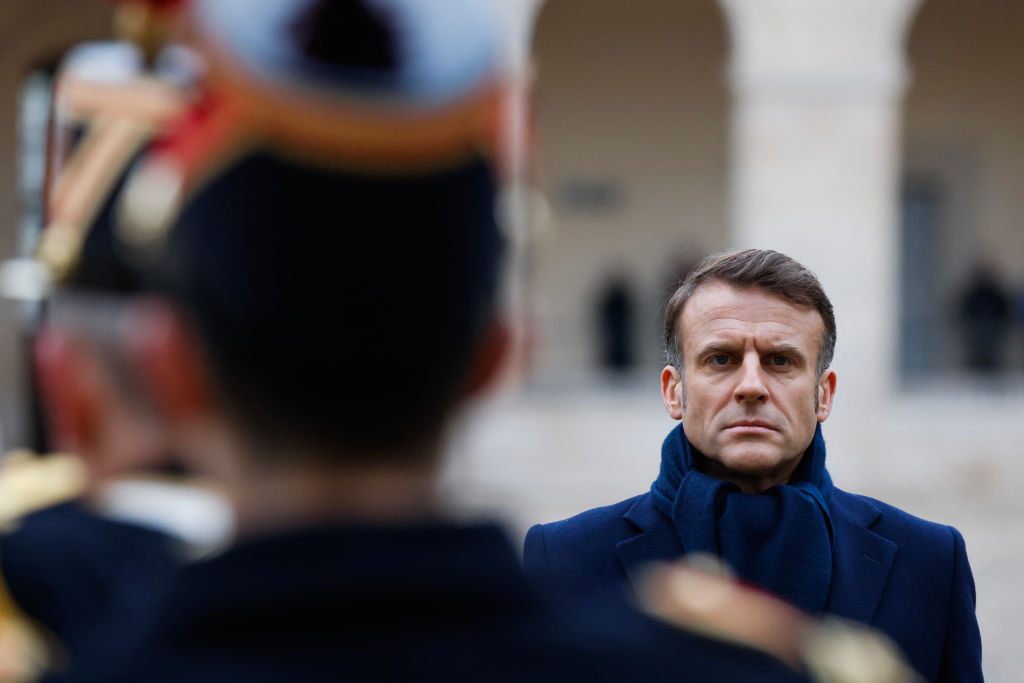 TOPSHOT-FRANCE-ANGOLA-POLITICS-DIPLOMACY