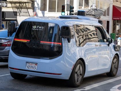 Waymo Zeekr