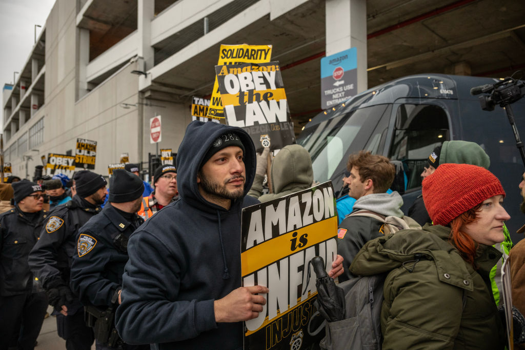 Amazon Is Targeted By Teamsters In Effort To Disrupt Christmas