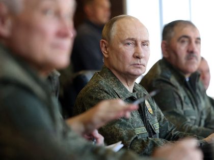 RUSSIA-BELARUS-ARMY-DRILLS-POLITICS-PUTIN