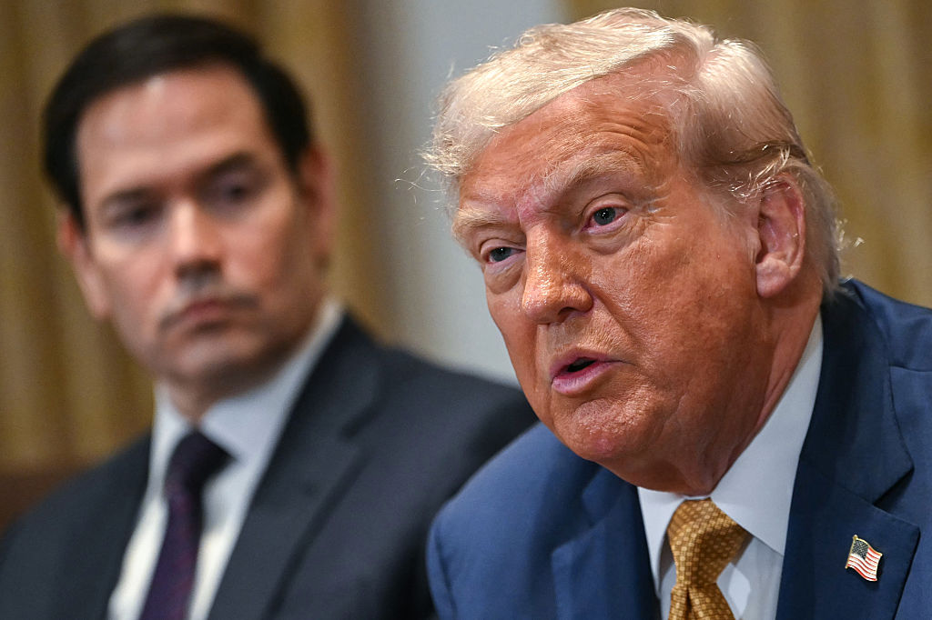 TOPSHOT-US-POLITICS-TRUMP
