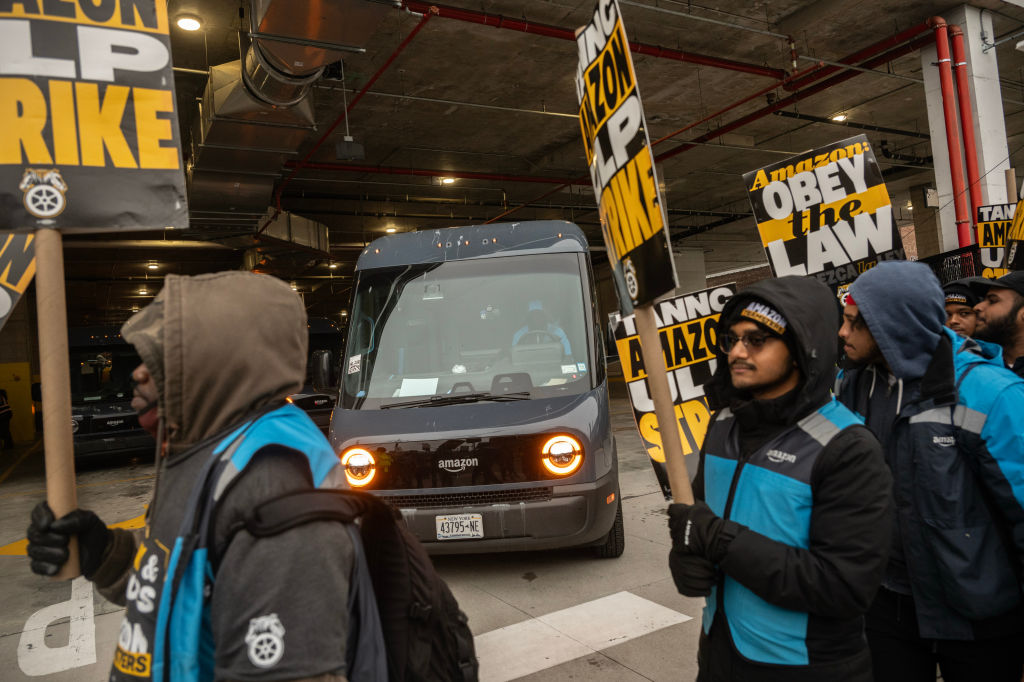 Amazon Is Targeted By Teamsters In Effort To Disrupt Christmas