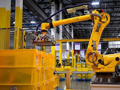 Amazon Hosts Media Tour Of DAB2 Fulfillment Center