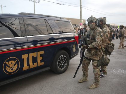 US-POLITICS-PROTEST-IMMIGRATION-ICE