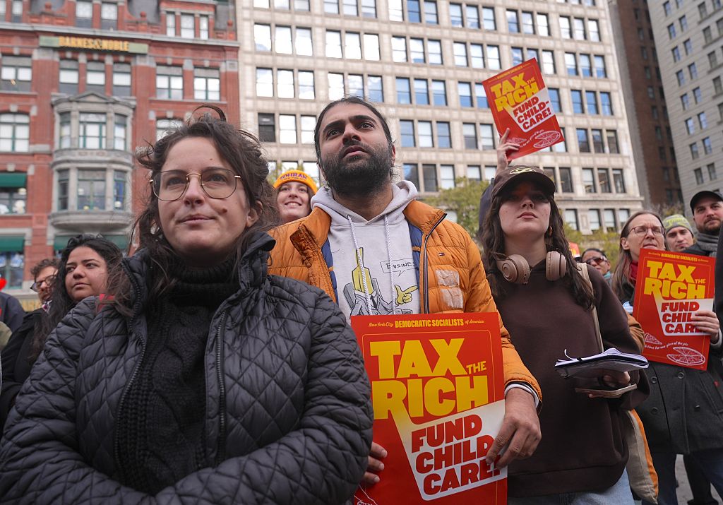 NYC-DSA holds a rally to tax the rich