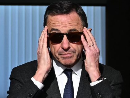 TOPSHOT-FRANCE-POLITICS-GOVERNMENT-CUSTOMS-DRUGS