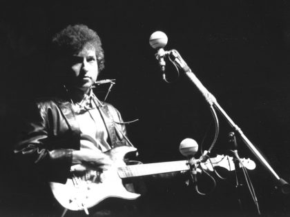 Bob Dylan Goes Electric