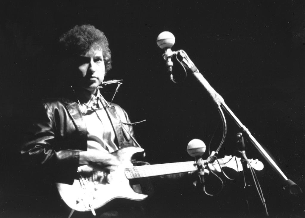 Bob Dylan Goes Electric