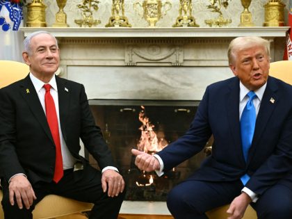 TOPSHOT-US-ISRAEL-DIPLOMACY-NETANYAHU-TRUMP