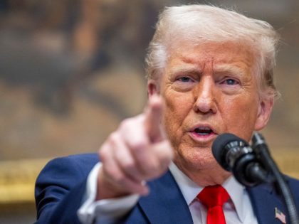 TOPSHOT-US-POLITICS-TRUMP-ECONOMY-CLIMATE-ENERGY