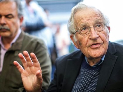 BRAZIL-POLITICS-JAIL-LULA-CHOMSKY