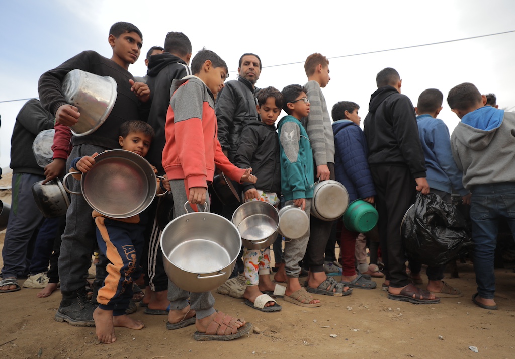 Palestinians struggle with hunger due to embargo as Israeli attacks on Gaza continue