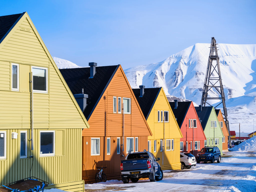 Longyearbyen, die Hauptstadt von Svalbard auf der Insel Spitzbergen im Spitzbergen Archipel. Arktis, Europa, Skandinavien, Norwegen, Spitzbergen
