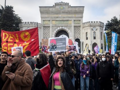 Students Continue Protests Over Mayor Imamoglu's Arrest