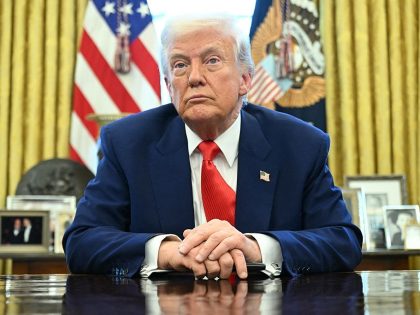 TOPSHOT-US-POLITICS-TRUMP