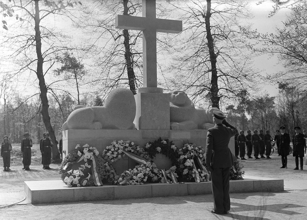 Commemoration of the dead at the National Monument at the Grebbeberg Military Field of Honor