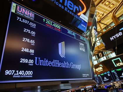 Traders At The New York Stock Exchange As US Stocks Slump