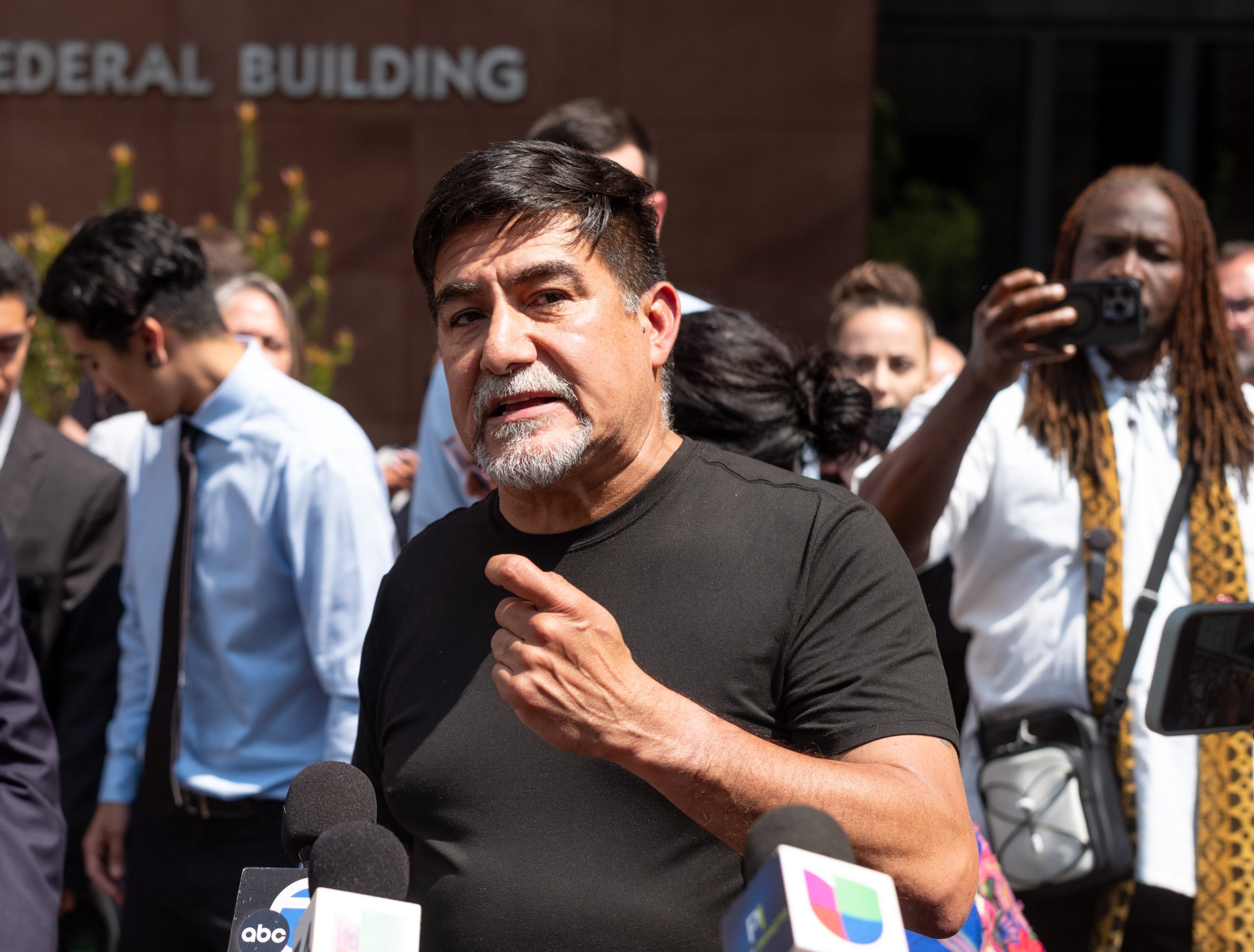 SEiU members as SEIU president David Huerta is released from federal court