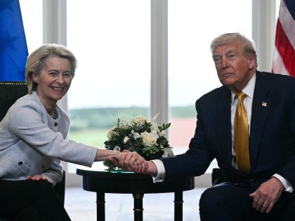 TOPSHOT-BRITAIN-SCOTLAND-US-EU-TRUMP