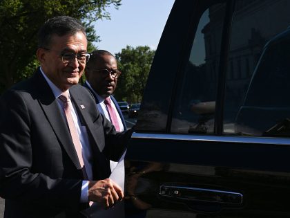Trump Says Intel CEO Has 'Amazing Story,' Sets Cabinet Talks