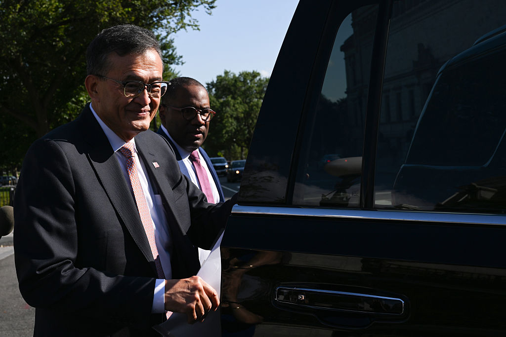 Trump Says Intel CEO Has 'Amazing Story,' Sets Cabinet Talks