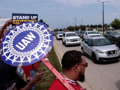 UAW Members Rally Outside Stellantis Sterling Heights Assembly Plant