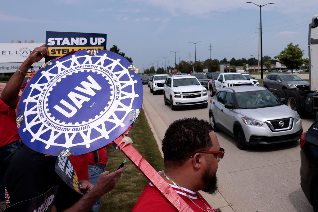 UAW Members Rally Outside Stellantis Sterling Heights Assembly Plant